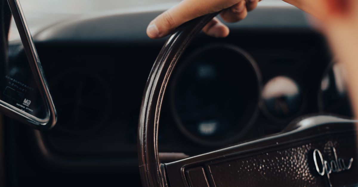 Building Responsible Driving Habits Through Professional Tuition