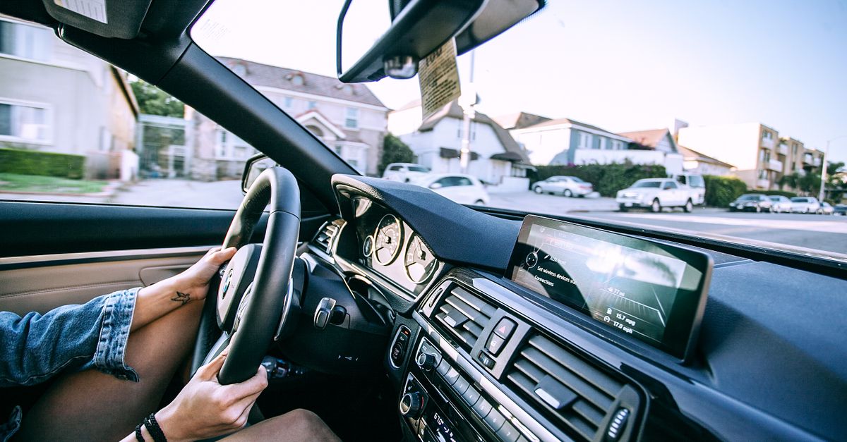 Understanding Common Hazards on the Road for Defensive Drivers